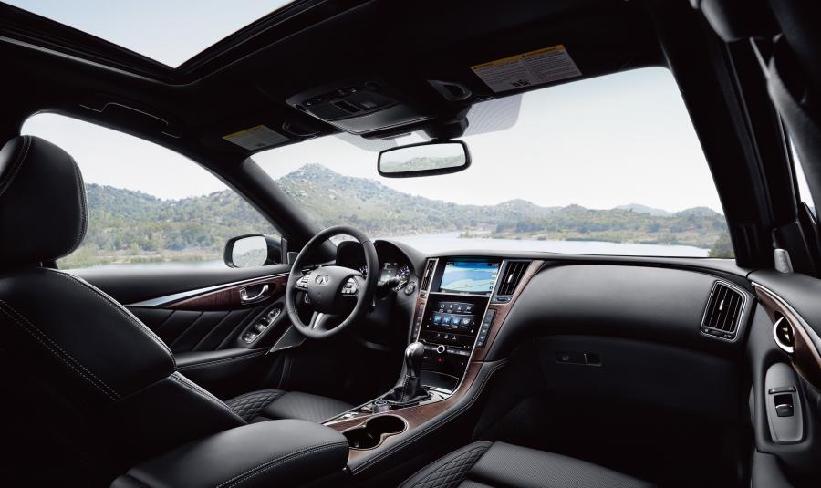 Интерьер Infiniti Q50S 3.0t 2016 года  (NA) (фото 9 из 11)
